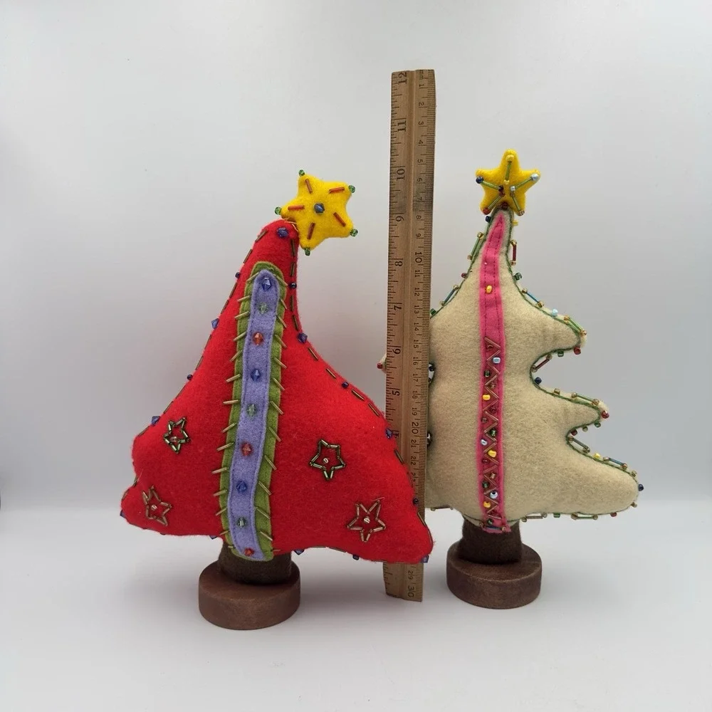 Vintage‎ Red & Beige Felt Christmas Trees Lot Of 2 Beaded Stars